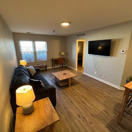 Aksarben 1 Bedroom-Close To I-80 โอมาฮา ภายนอก รูปภาพ