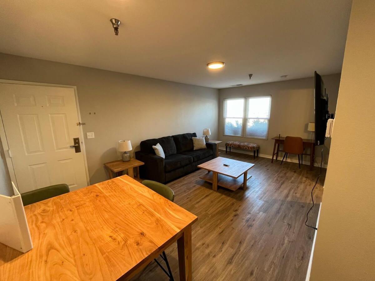 Aksarben 1 Bedroom-Close To I-80 โอมาฮา ภายนอก รูปภาพ